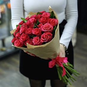Букет 25 малиновых роз (50 см) в Электростали