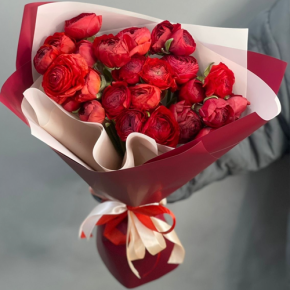 Букет из 21 красного ранункулюса в Электростали