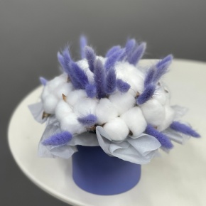 Композиция в шляпной коробке мини из хлопка и лагуруса в Электростали