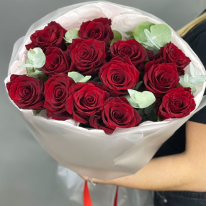 Букет из 13 роз Эквадор Эксплорер (60 см) в Электростали