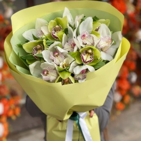 Букет "Бруклин" из орхидей и альстромерий в Электростали