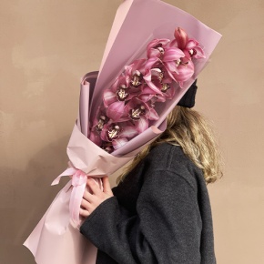 Букет из розовой орхидеи в Электростали