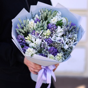 Букет "Алиби" из гиацинтов, вероники, нерине в Электростали