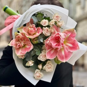 Букет "Анель" из амариллисов и кустовых роз в Электростали