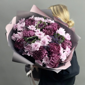 Букет "Виолетта" из хризантем Бигоуди, лимониума, брассики и кустовых хризантем в Электростали