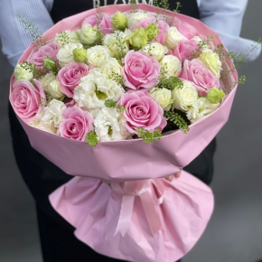 Букет "Нежное признание" из роз и эустом в Электростали