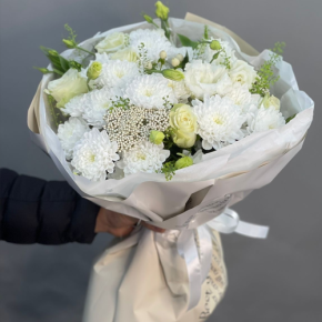 Букет "Меланхолия" из роз и хризантем в Электростали