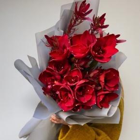 Букет из амариллисов и сафари в Электростали