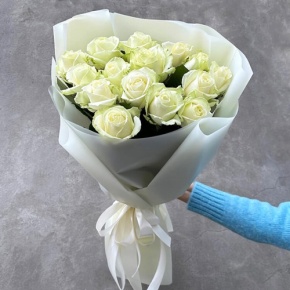 Букет "Умка" из 15 белых роз (50 см) в Электростали