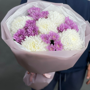 Букет "Вместе с тобой" из нежных хризантем в Электростали
