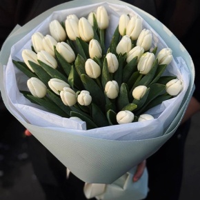 Букет из 31 белого тюльпана в Электростали