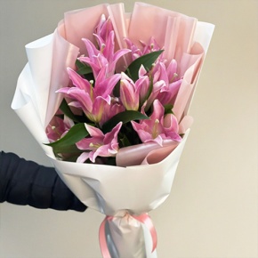 Монобукет из 9 ароматных розовых лилий в Электростали