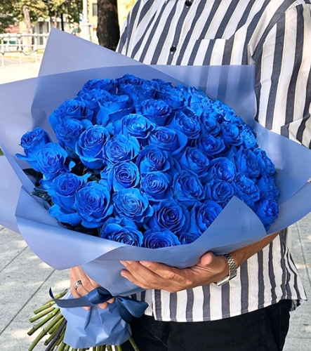 Букет из 51 синей розы Эквадор (60 см) в Электростали