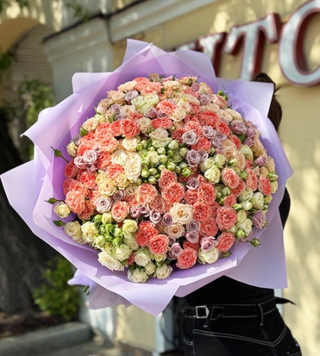 Букет из 101 кустовой розы микс в Электростали